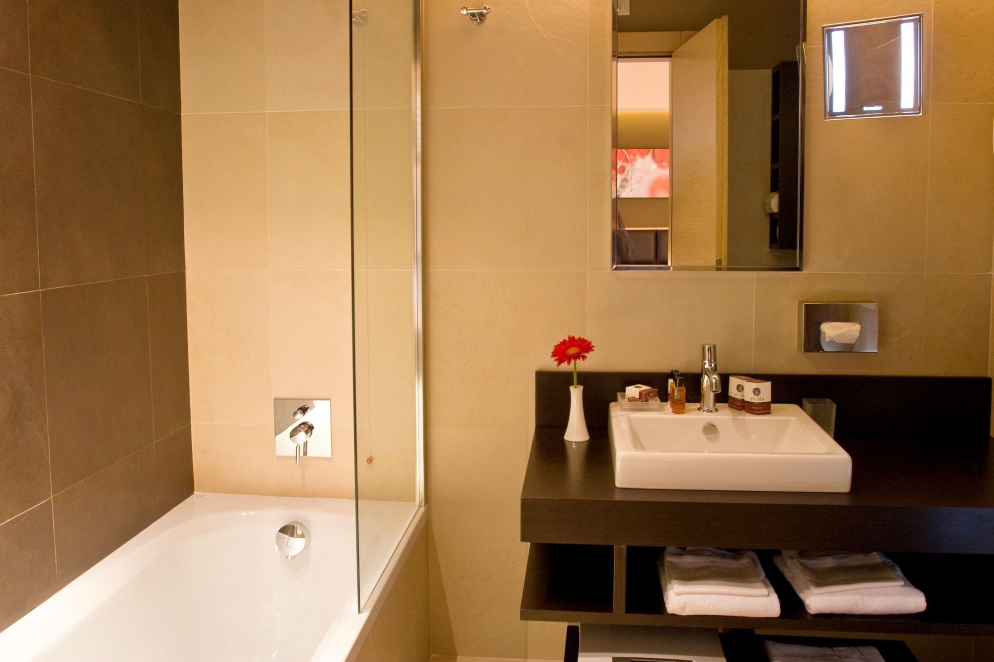 Unahotels Villa Dei Platani Foligno Ngoại thất bức ảnh