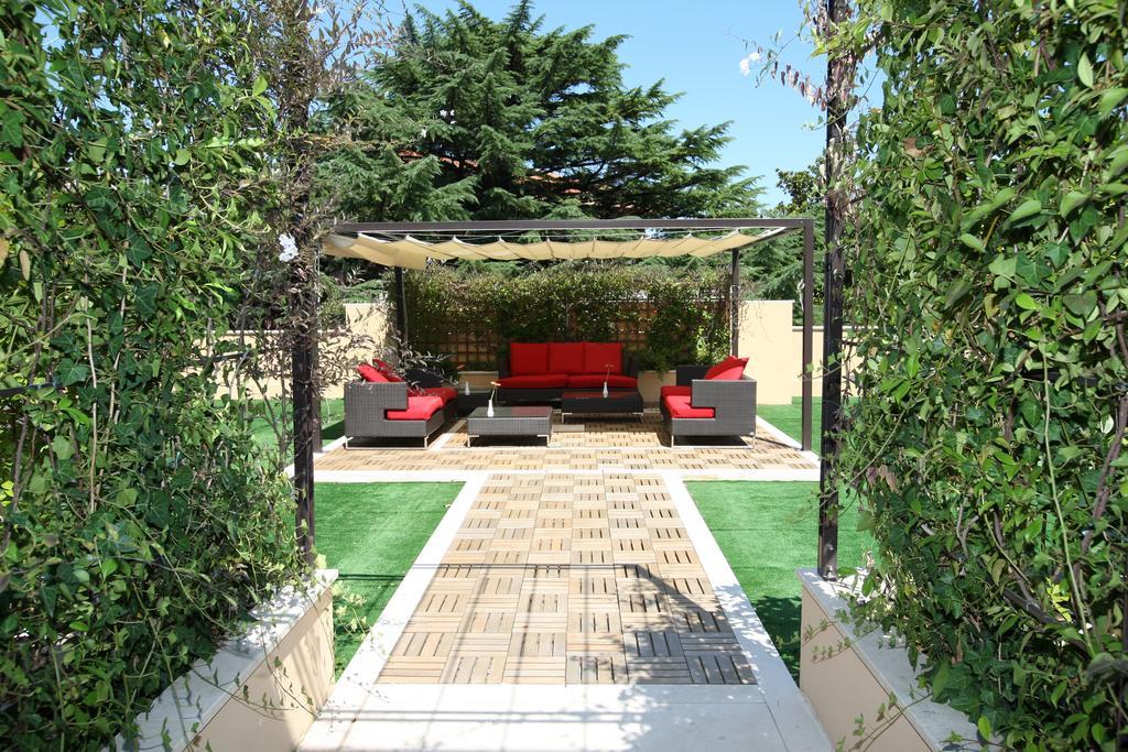 Unahotels Villa Dei Platani Foligno Ngoại thất bức ảnh