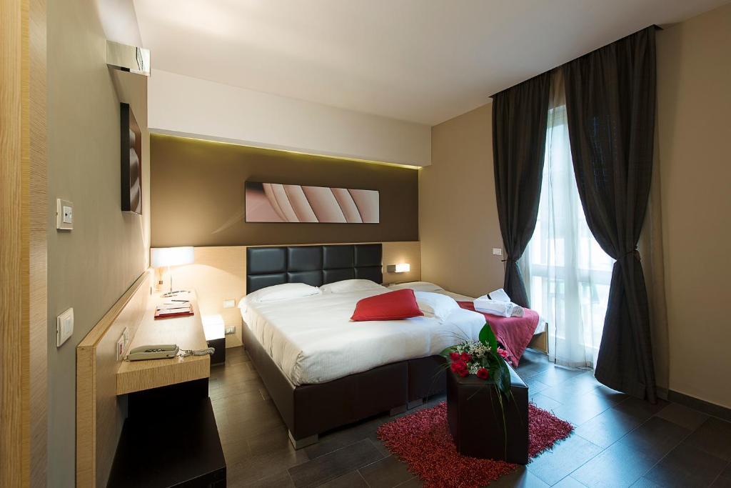 Unahotels Villa Dei Platani Foligno Phòng bức ảnh