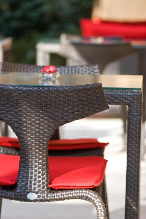 Unahotels Villa Dei Platani Foligno Ngoại thất bức ảnh