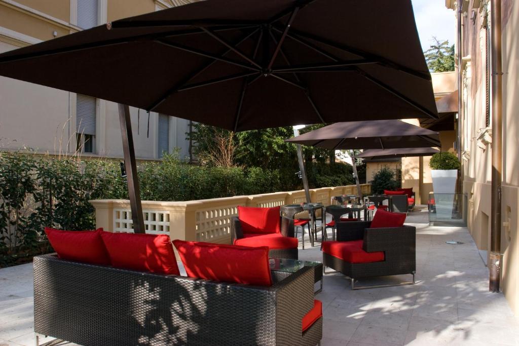 Unahotels Villa Dei Platani Foligno Ngoại thất bức ảnh