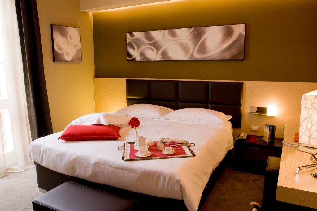 Unahotels Villa Dei Platani Foligno Phòng bức ảnh