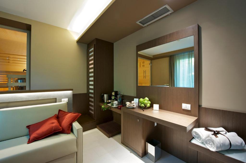 Unahotels Villa Dei Platani Foligno Phòng bức ảnh