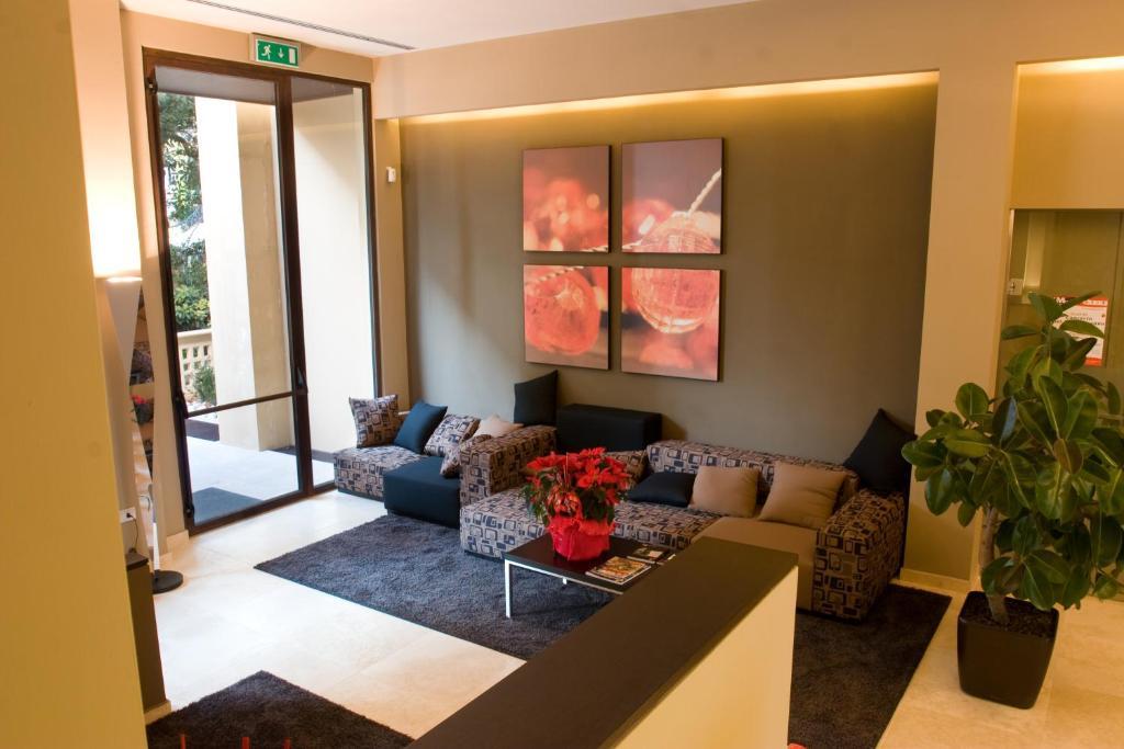 Unahotels Villa Dei Platani Foligno Ngoại thất bức ảnh