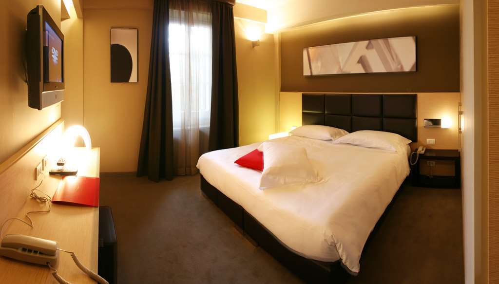 Unahotels Villa Dei Platani Foligno Phòng bức ảnh